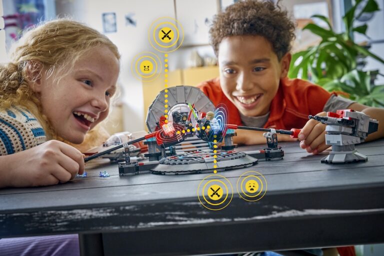 LEGO Star Wars Thronsaal-Duell mit Lichtschwert-Effekten und SMART Brick