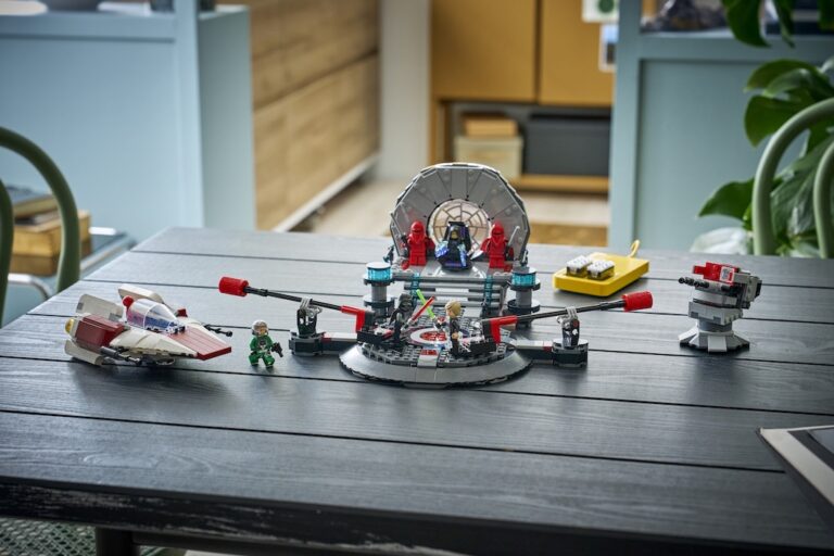 LEGO Star Wars Thronsaal-Duell Set mit Figuren, A-Wing und SMART Bricks