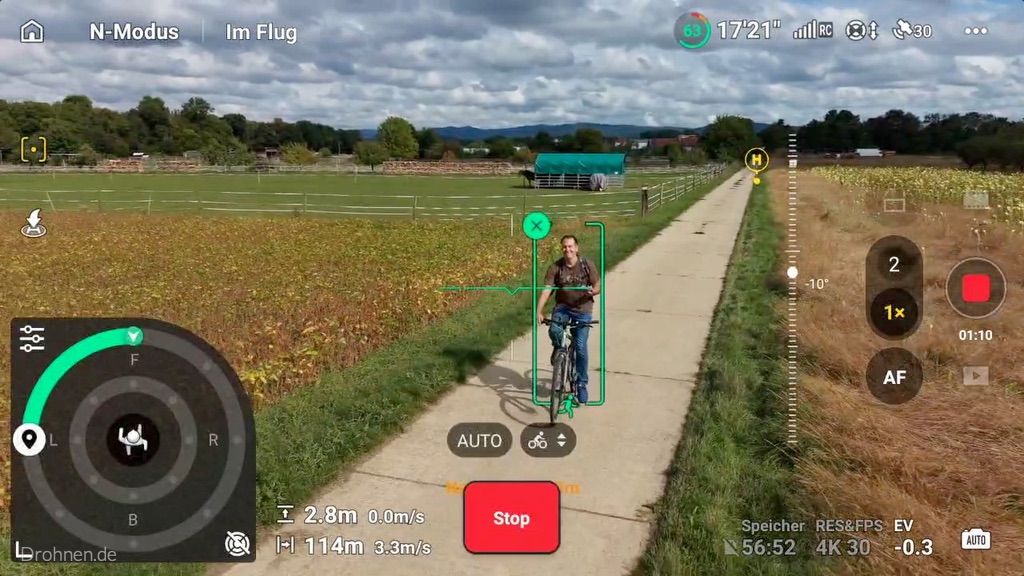 Langzeittest ActiveTrack der DJI Mini 5 Pro verfolgt einen Radfahrer – Ansicht im DJI Fly Livebild
