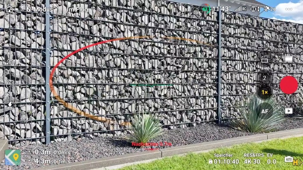 LiDAR-Hinderniserkennung im Live-Feed LiDAR-Hinderniserkennung der DJI Mini 5 Pro im Live-Feed mit markierten Objekten
