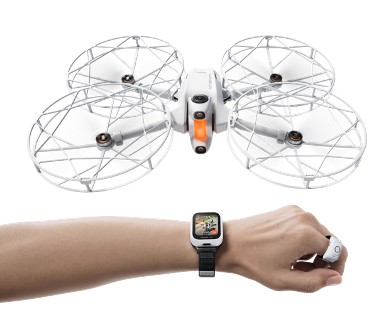 Antigravity A1 mit Propellerschutz, Watch Remote und Ring Remote – Produktbild Follow-Me-Bundle