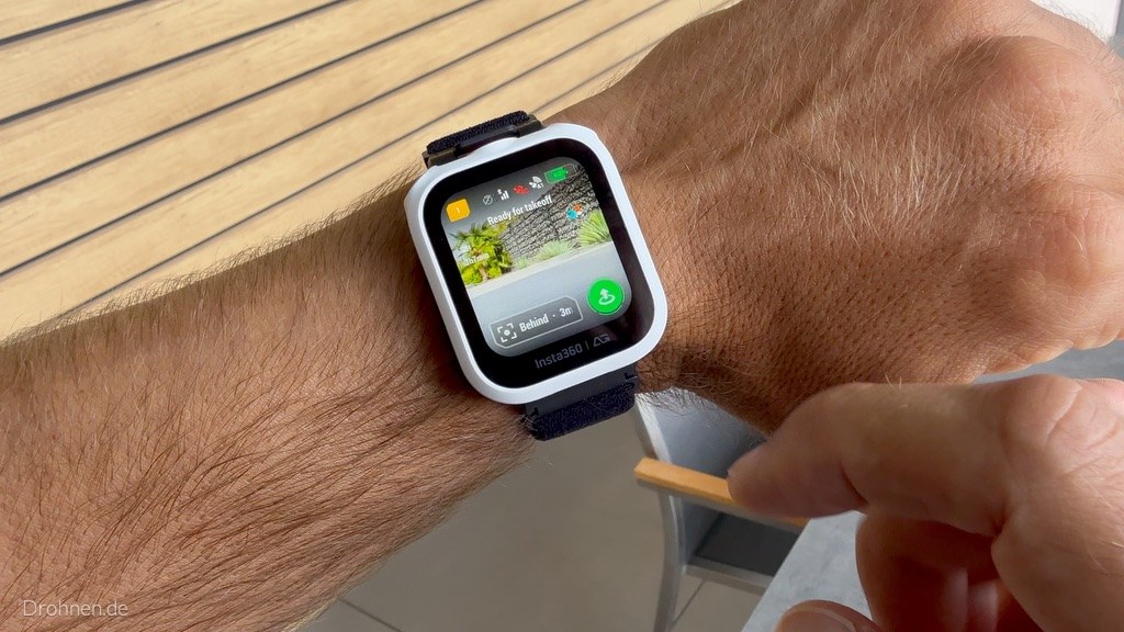 Live-Bild mit Tracking-Rahmen auf der Antigravity Watch Remote