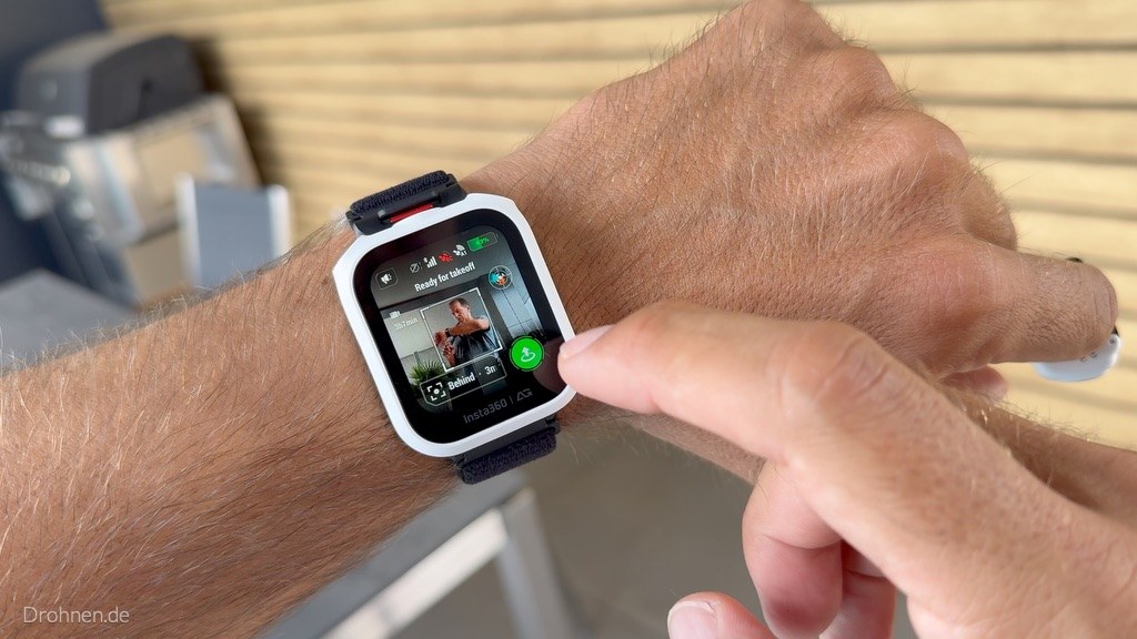 Start-Button auf der Antigravity Watch Remote