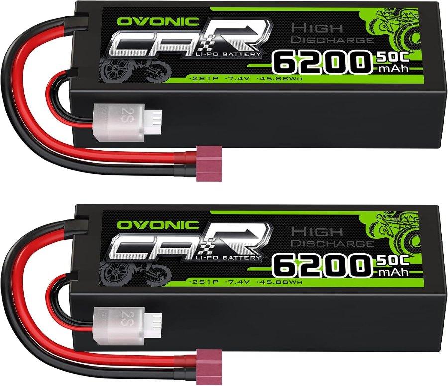 Zwei OVONIC 2S-LiPo-Akkus mit 6.200 mAh und 50C im schwarzen Hardcase mit roten Kabeln und T-Steckern