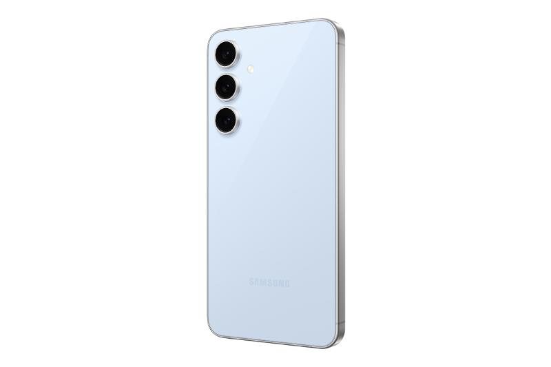 Samsung Galaxy S24 FE Rückseite in Blau in schräger Ansicht