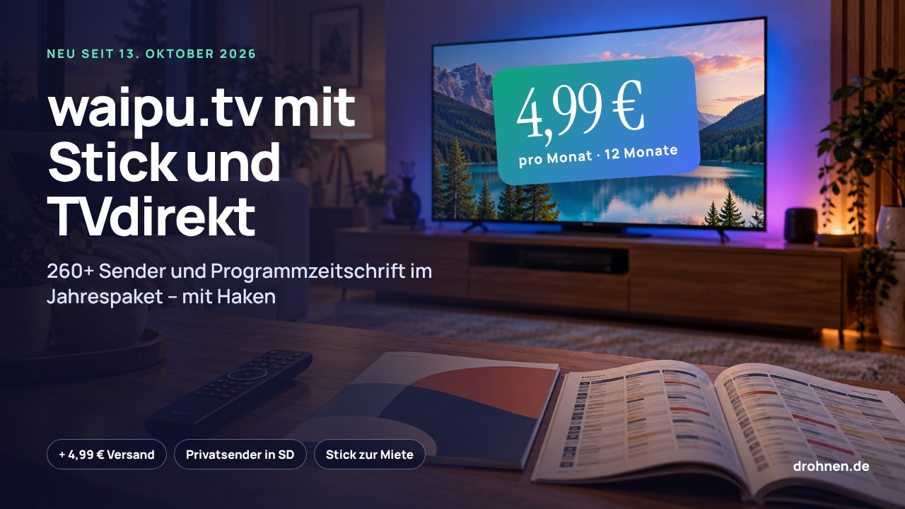 Grafik mit dem Schriftzug waipu.tv mit Stick und TVdirekt und einem Preisschild über 4,99 Euro pro Monat vor einem Wohnzimmer mit Fernseher und aufgeschlagener Programmzeitschrift
